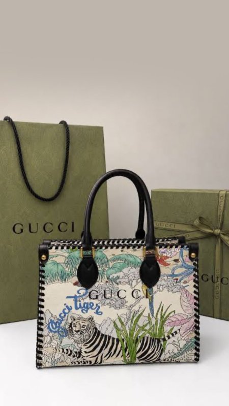 شنطة - GUCCI اصدار محدود / شامل علبة الشركة